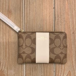 NWT COACH WRISTLET